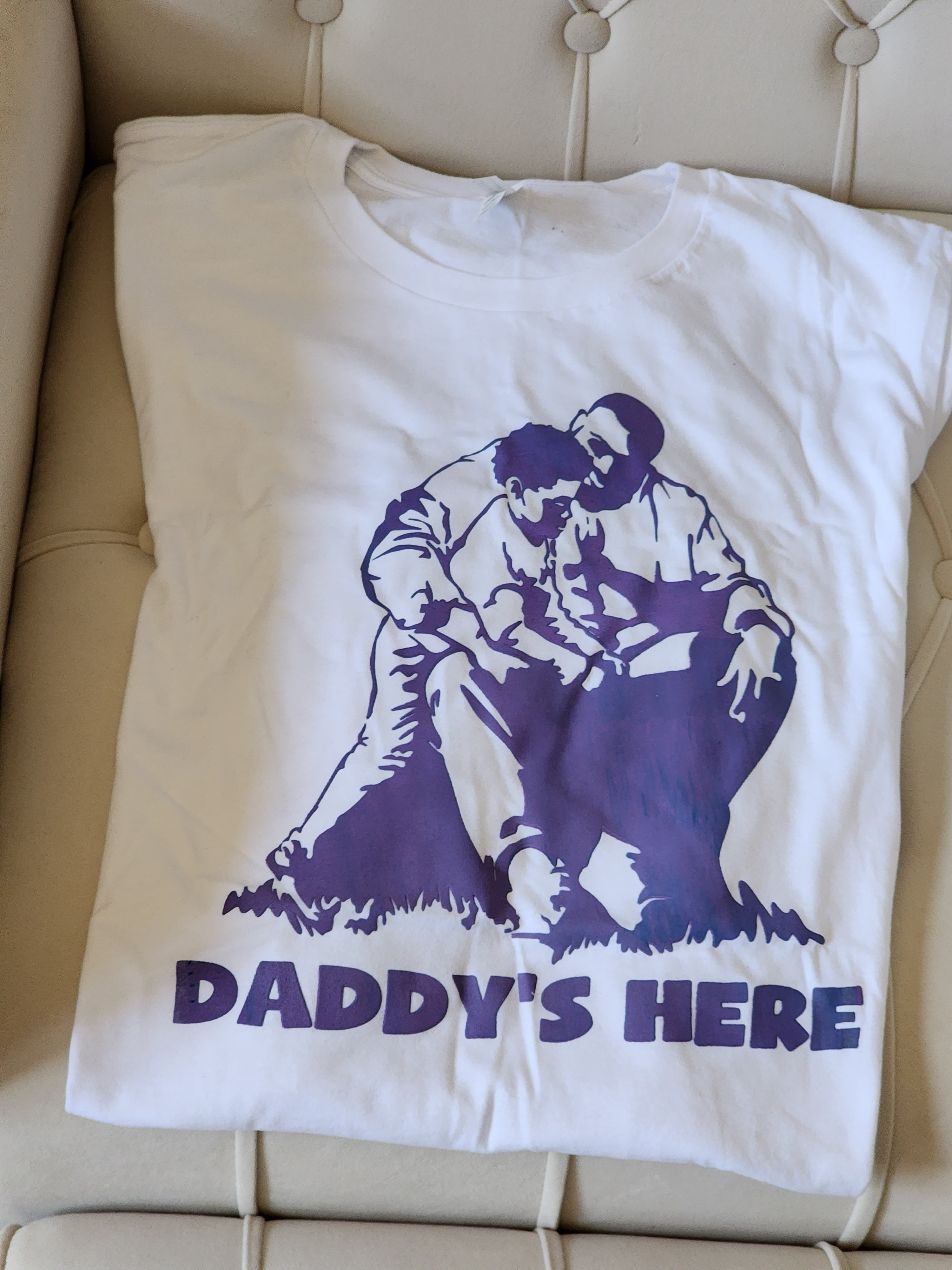 Daddy's Here - short sleeve shirt (white and dark purple)