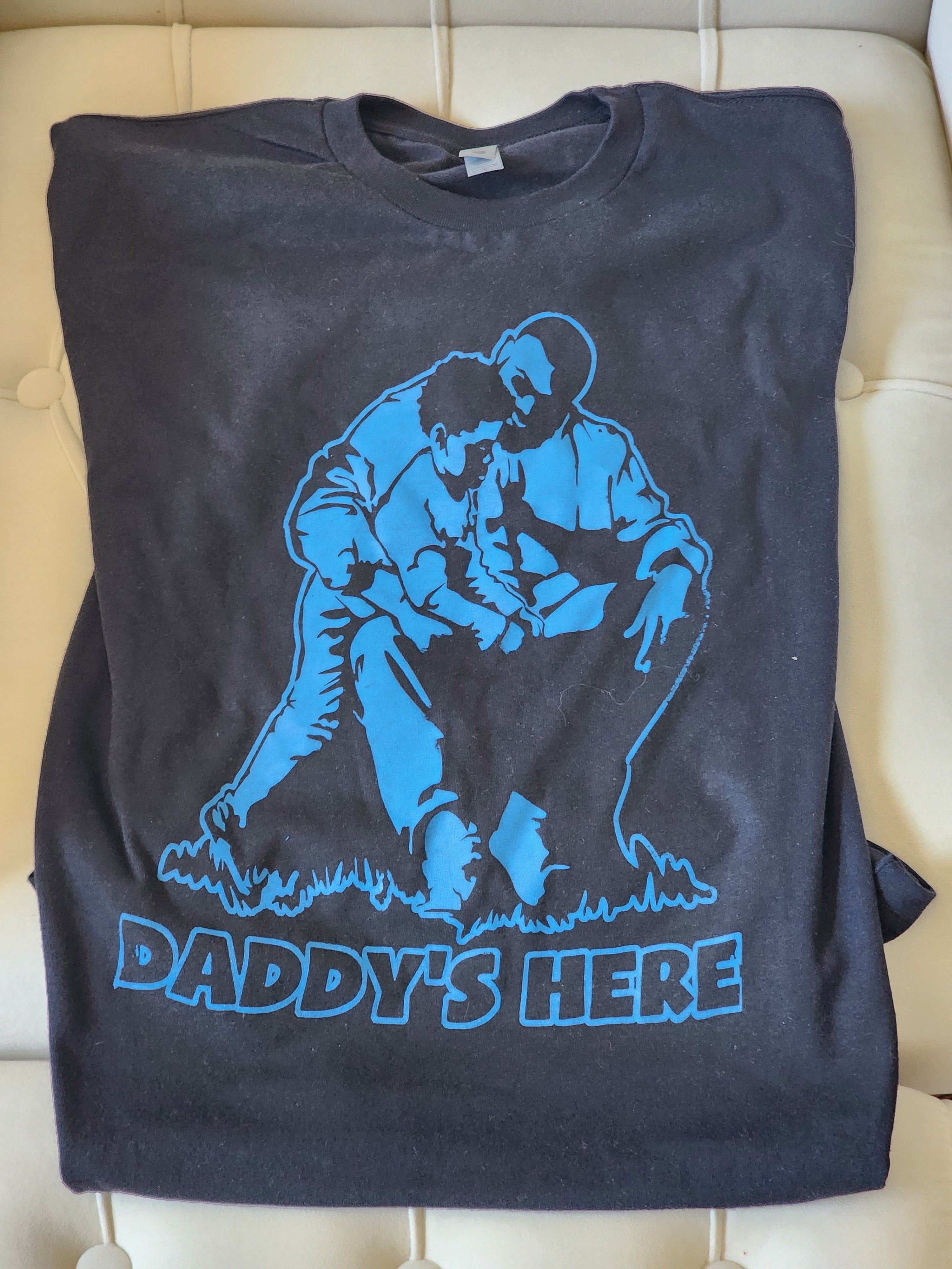 Daddy's Here - short sleeve shirt (blue on black)